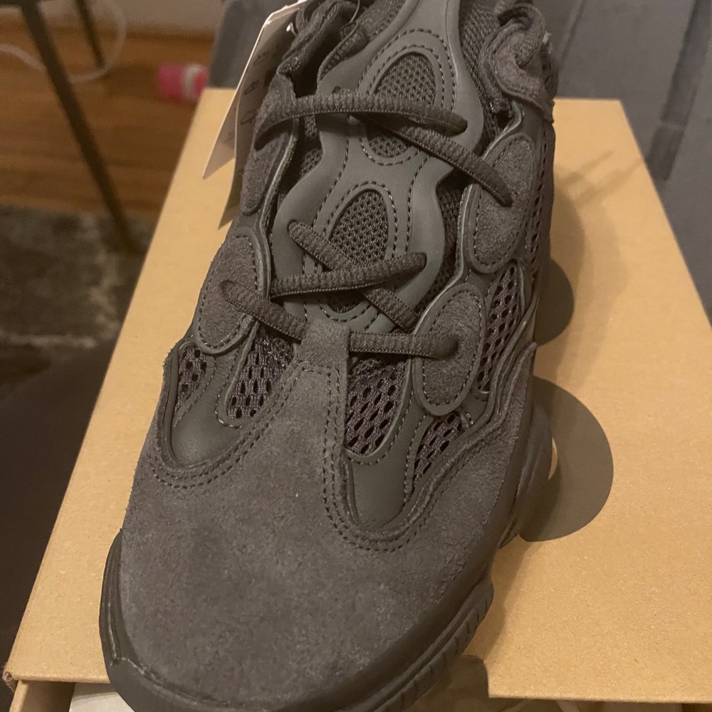 BRAND NWT UTILITY BLACK YEEZY